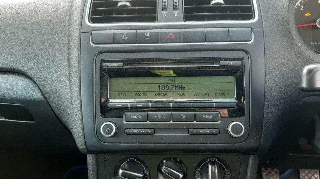 CD player Volkswagen Polo 6R 2010 Hatchback 1.6 TDI #63946584