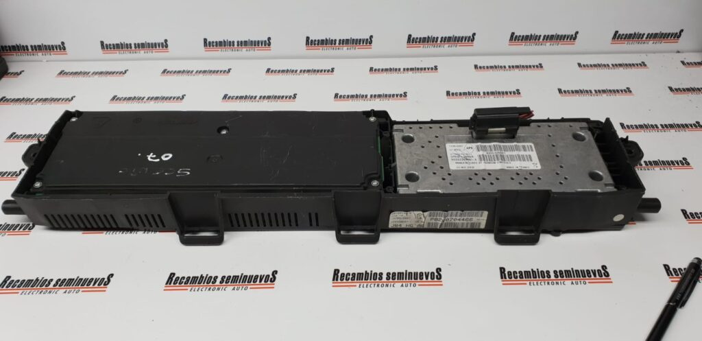 Ceasuri bord JOHNSON CONTROLS RENAULT SCENIC P 8200704466 / P8200704466 / 8200326981P 8200704466 / P8200704466 / 8200326981