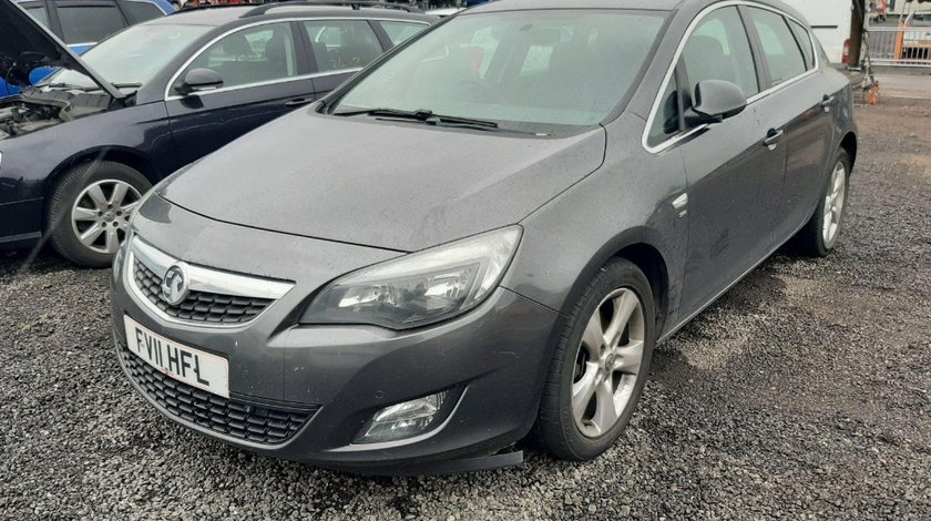 Centuri siguranta spate Opel Astra J 2011 Hatchback 2.0 CDTI