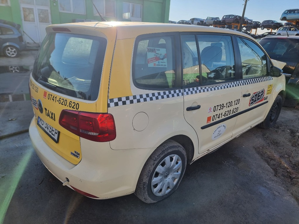 Chedere Volkswagen Touran 2015 facelift 2.0 tdi CFHF