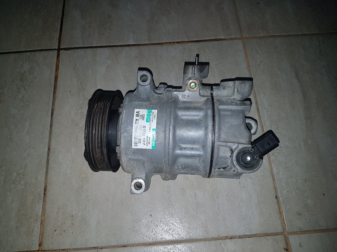 Compresor clima 5n0820803 vw golf 6 2.0 tdi cbbb 170 cai