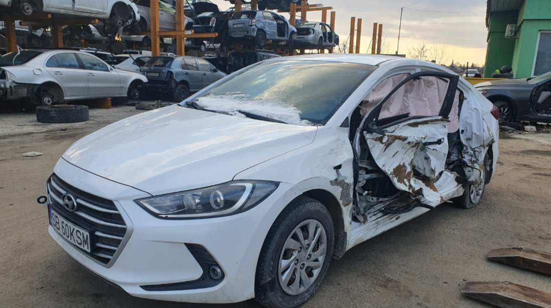 Conducta AC Hyundai Elantra 2017 berlina 1.6 D