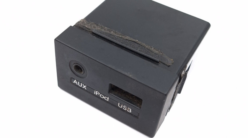 Conector Auxiliar USB Hyundai I30 (FD) 2007 - 2012 Benzina 961202R000, 96120 2R000