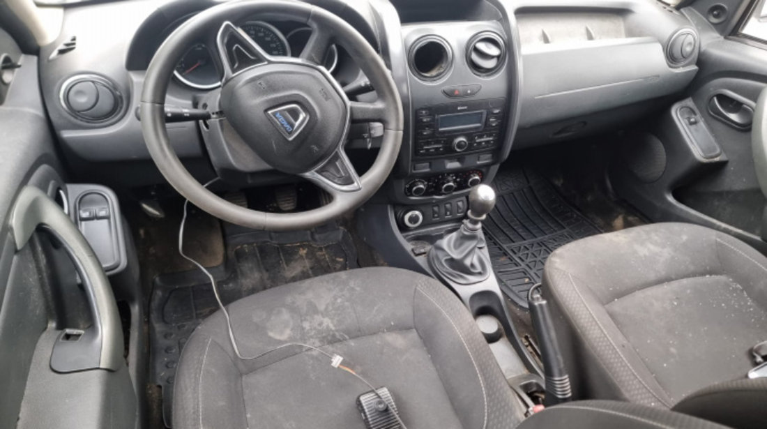 Consola centrala Dacia Duster 2015 SUV 1.6 benzina H4M730