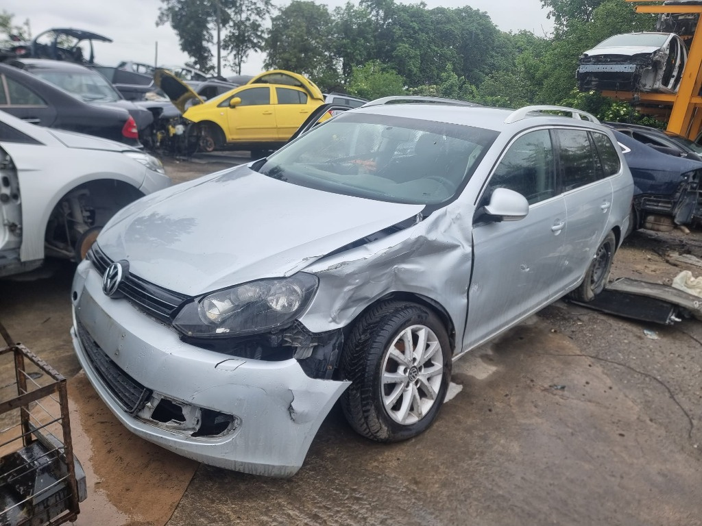 Consola centrala Volkswagen Golf 6 2010 break 1.6 CAYC