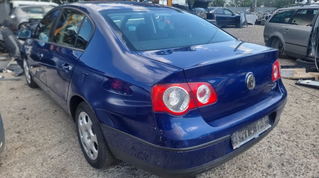 Consola centrala Volkswagen Passat B6 2009 berlina 1.6 tdi CAYC