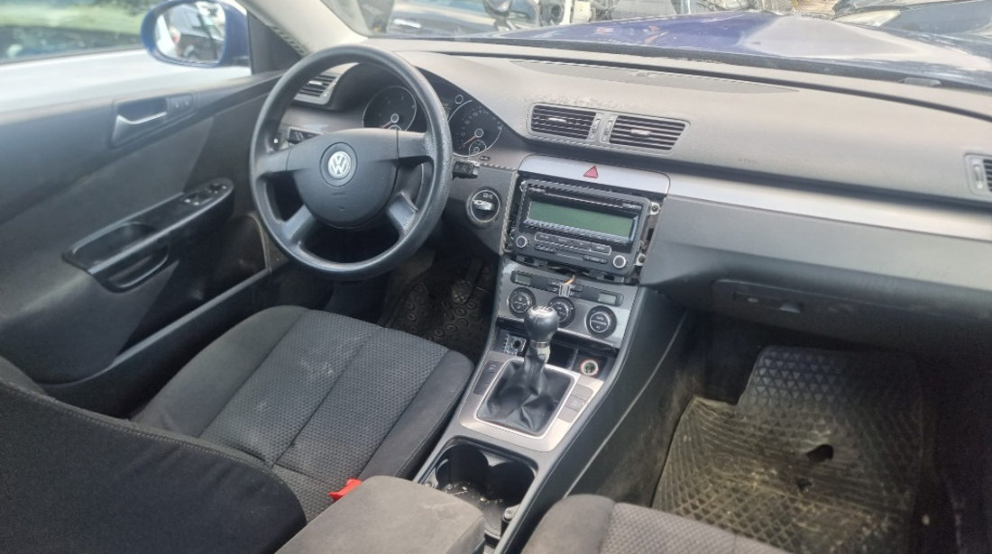 Consola centrala Volkswagen Passat B6 2009 berlina 1.6 tdi CAYC