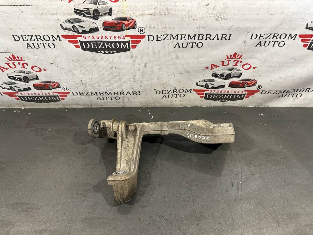 Consola dreapta 1k0199296J Audi A3 Hatchback (8P1) 2.0 TDI quattro 140 cai BMM