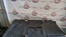 Covorase originale Renault Megane III cod : 771142...