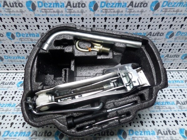 Cric cu cheie si spuma Audi A3 (8L) 8L0011031A