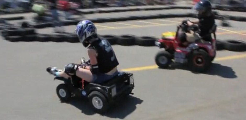 Curse cu masinile copiilor: Power Wheel Racing