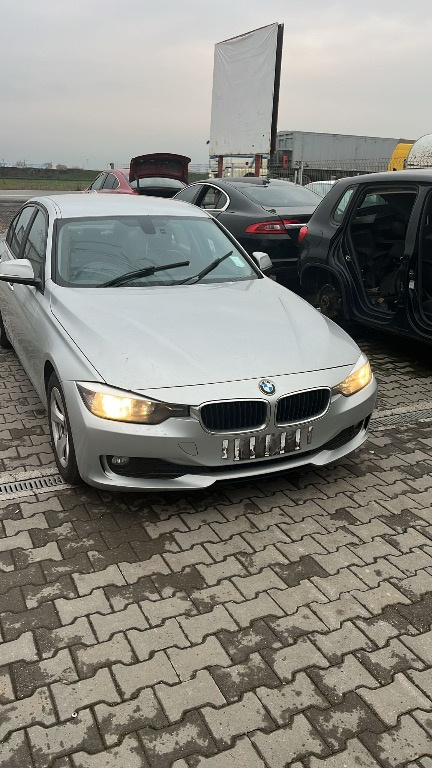 Dezmembram BMW F30 320D din 2012