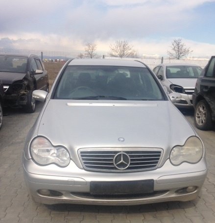 Dezmembram Mercedes Benz C Class,W203,2.2 cdi,an fabr 2003