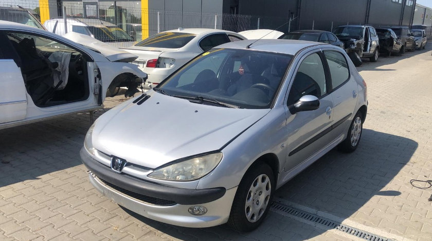 Dezmembram Peugeot 206 1.4 B an fabr 2004