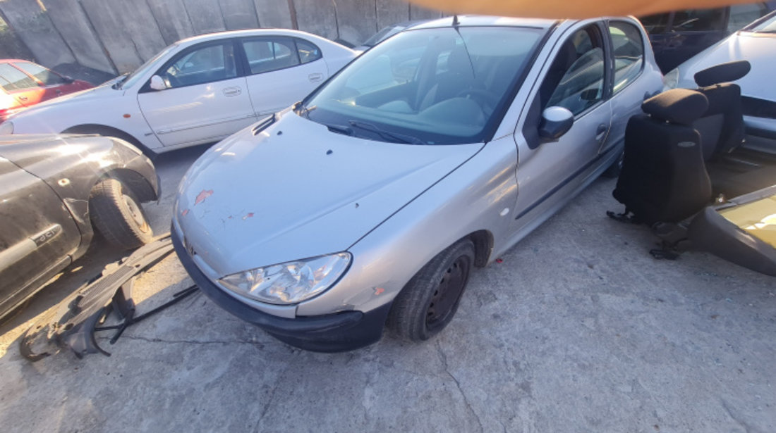 Dezmembram Peugeot 206 [1998 - 2003] Hatchback 5-usi 1.4 HDI MT (68 hp)