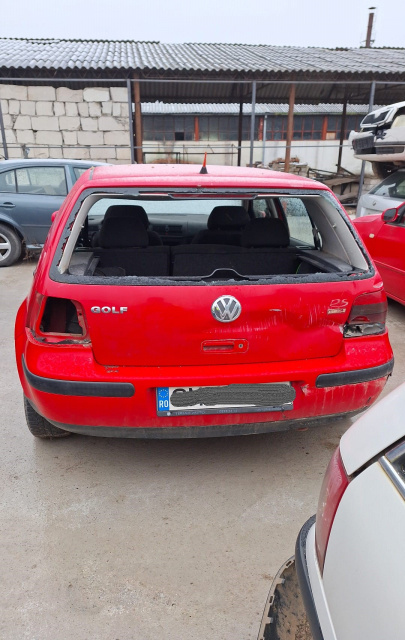Dezmembram Volkswagen VW Golf 4 [1997 - 2006] Hatchback 5-usi 1.4 MT (75 hp)