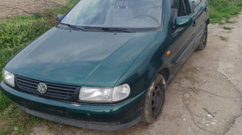 Dezmembram Volkswagen VW Polo 3 6N [1994 - 2001] Hatchback 5-usi 1.0 MT (45 hp)