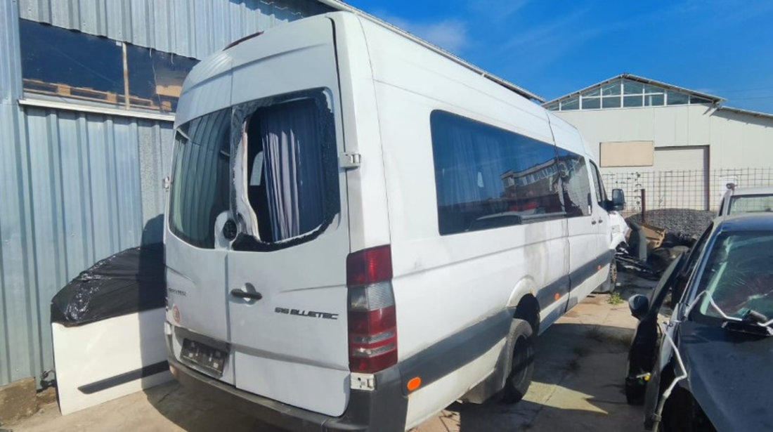 Dezmembrari Mercedes-Benz Sprinter 515 2.2 CDI motor OM 646986 110Kw /  150cp an 2008 #88208035