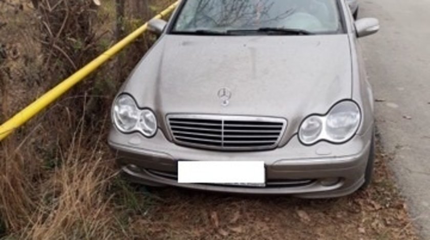 Dezmembrari Mercedes C200 CDI w203 2004