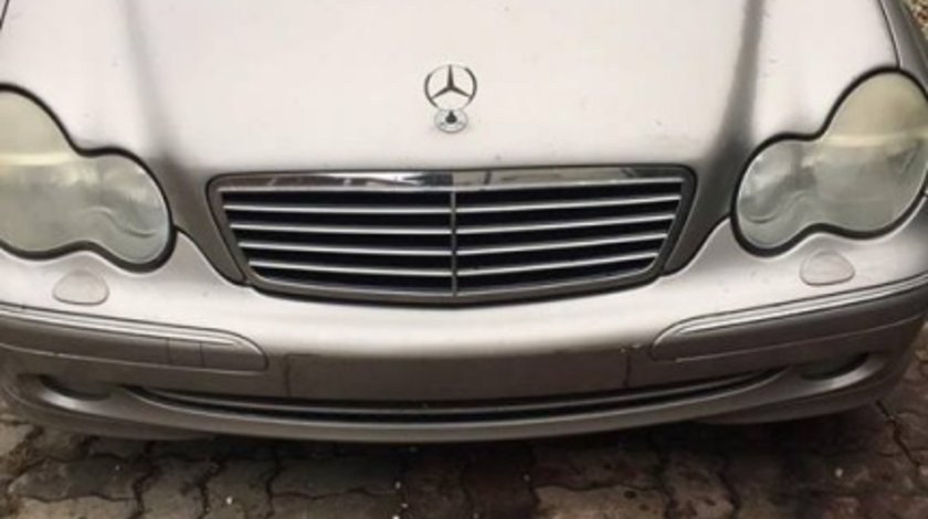 Dezmembrari Mercedes C200 Diesel w203 2002