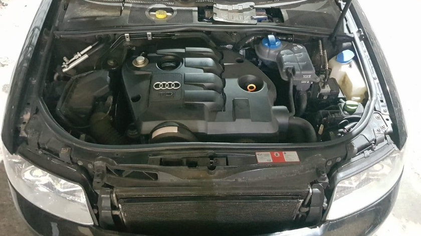 Dezmembrez Audi A4 B6 1.9 TDi 101 cai motor AVB din 2002