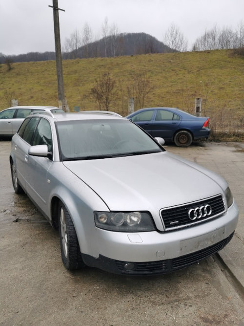 Dezmembrez Audi A4 B6 2.5 tdi Cod motor BAU, cod culoare LY7W