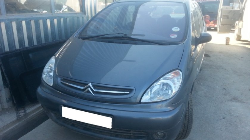 Dezmembrez Citroen Xsara Picasso 1.6 HDI, an fab 2004