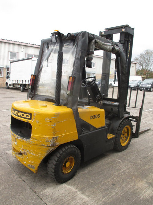 Dezmembrez Daewoo / Doosan D30S-3 2000 - 2010