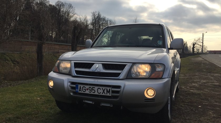 Dezmembrez dezmembrari mitsubishi pajero diesel 3,2 did 2004 4usi