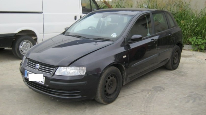 Dezmembrez Fiat Stilo din 2002,1.6d