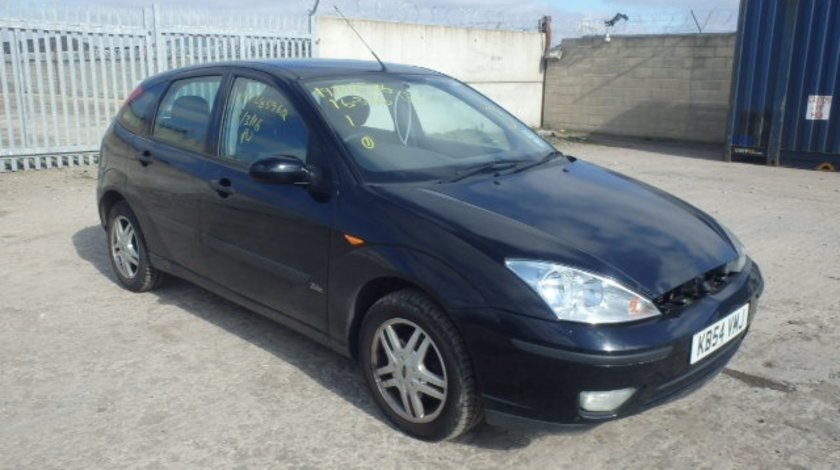 Dezmembrez Ford Focus hatchback, 1.4b orice piesa!