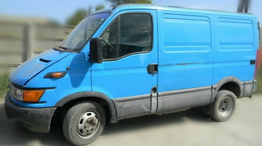 Dezmembrez Iveco Daily 2.8 D an 2002 35C13