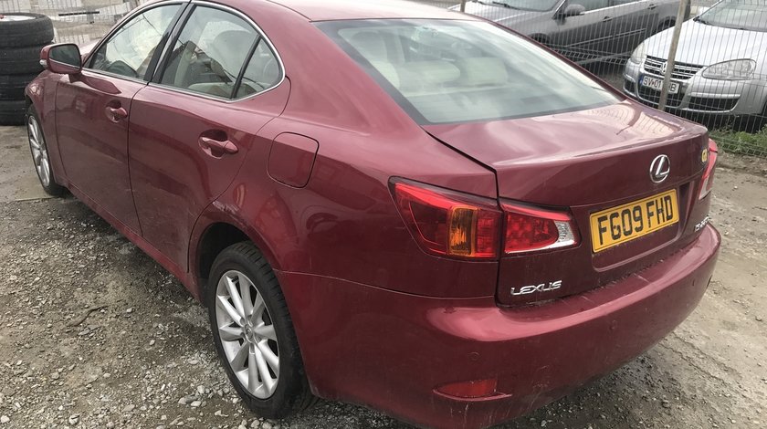 Dezmembrez Lexus IS 220d 2009