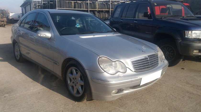 Dezmembrez Mercedes Benz C Class W203 2.7CDi, an fabr. 2002