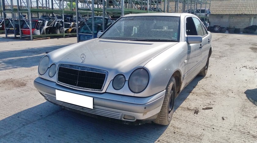 Dezmembrez MERCEDES BENZ E220CDI W210, an fabr. 1999