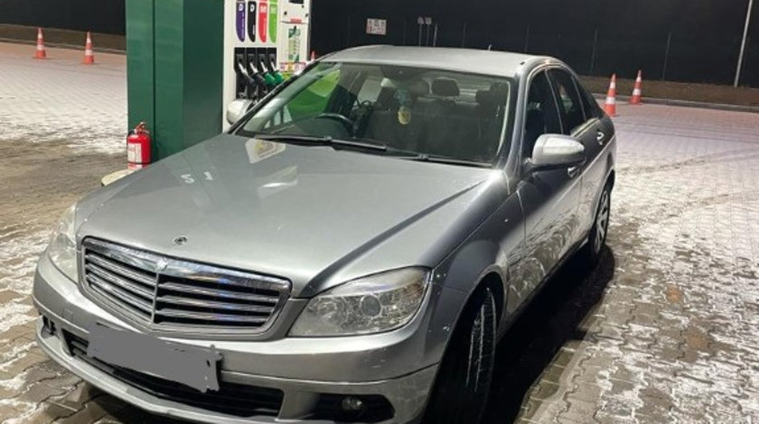 Dezmembrez Mercedes C Class W204 An 2008 2.2 CDI Manual Euro 4