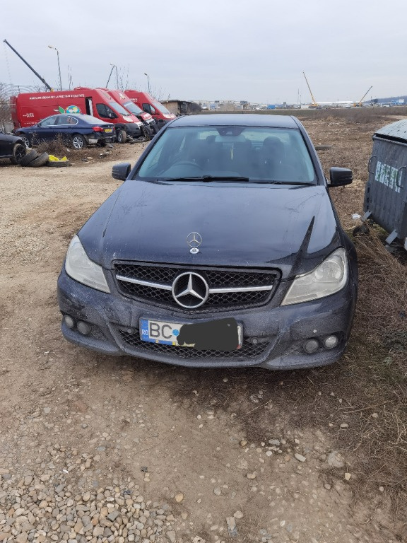 Dezmembrez Mercedes C class w204 facelift 2013