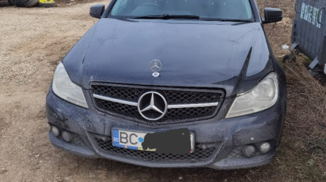 Dezmembrez Mercedes C class w204 facelift 2014