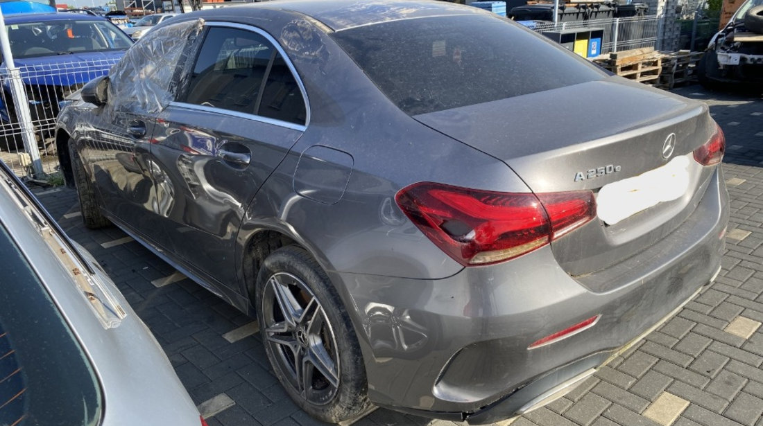 Dezmembrez Mercedes Clasa A sedan (V177) 1.3 hybrid 2021 (A250e EQ Power - benzina hybrid)