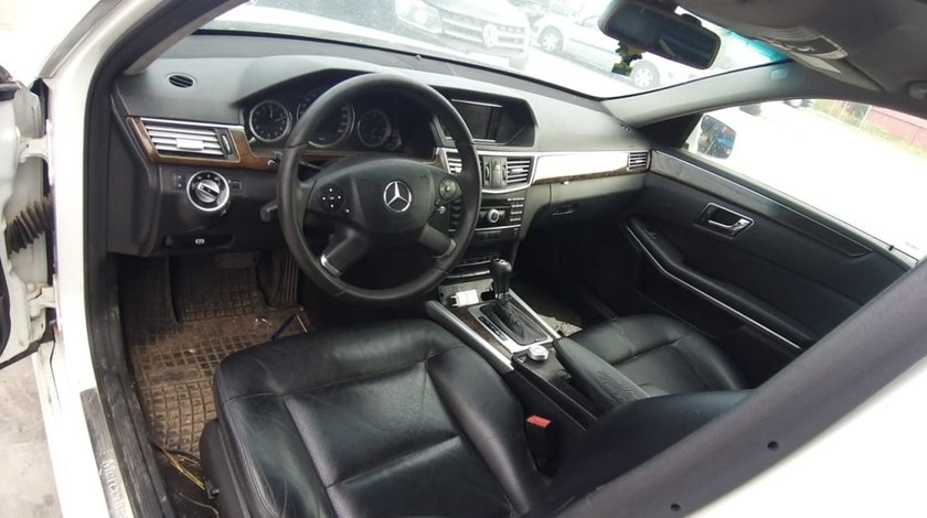 Dezmembrez Mercedes E Class W212 2010 2.2D