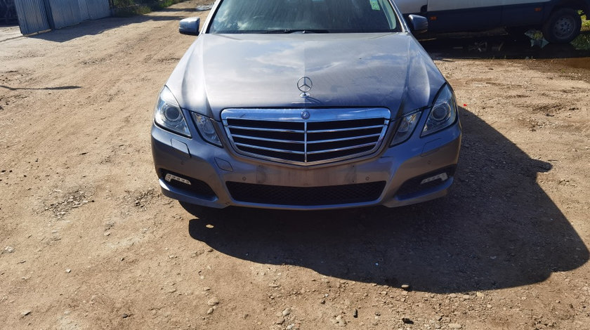 Dezmembrez Mercedes E220 cdi w212 an 2009