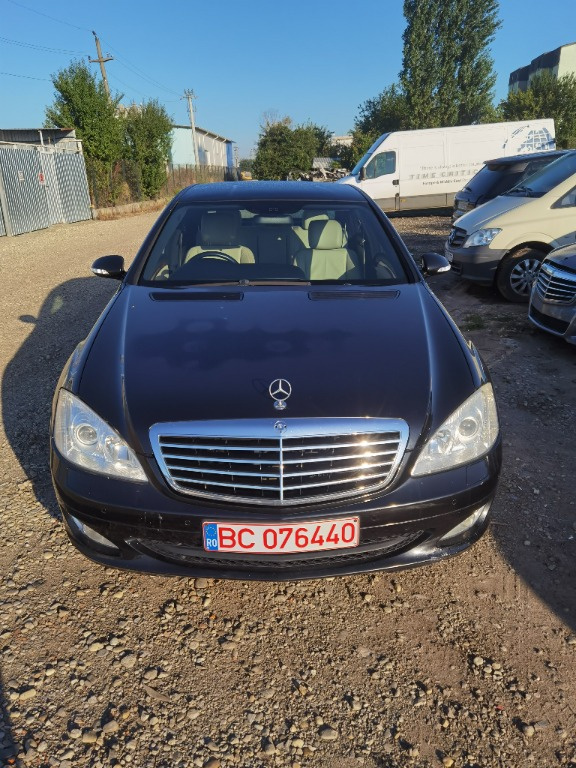 Dezmembrez Mercedes S 320 W221 din 2007