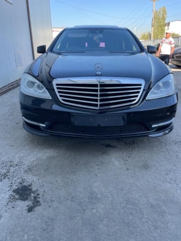 Dezmembrez Mercedes w221 Facelift 350