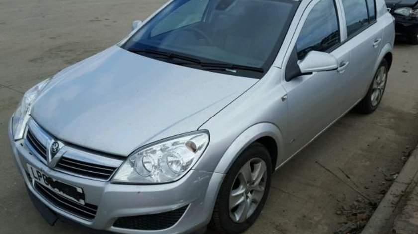 Dezmembrez Opel Astra H 1.3cdti