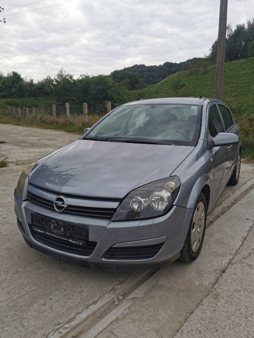 Dezmembrez Opel Astra H 2006 1.9 Diesel cod motor Z19DTH, culoare Z163