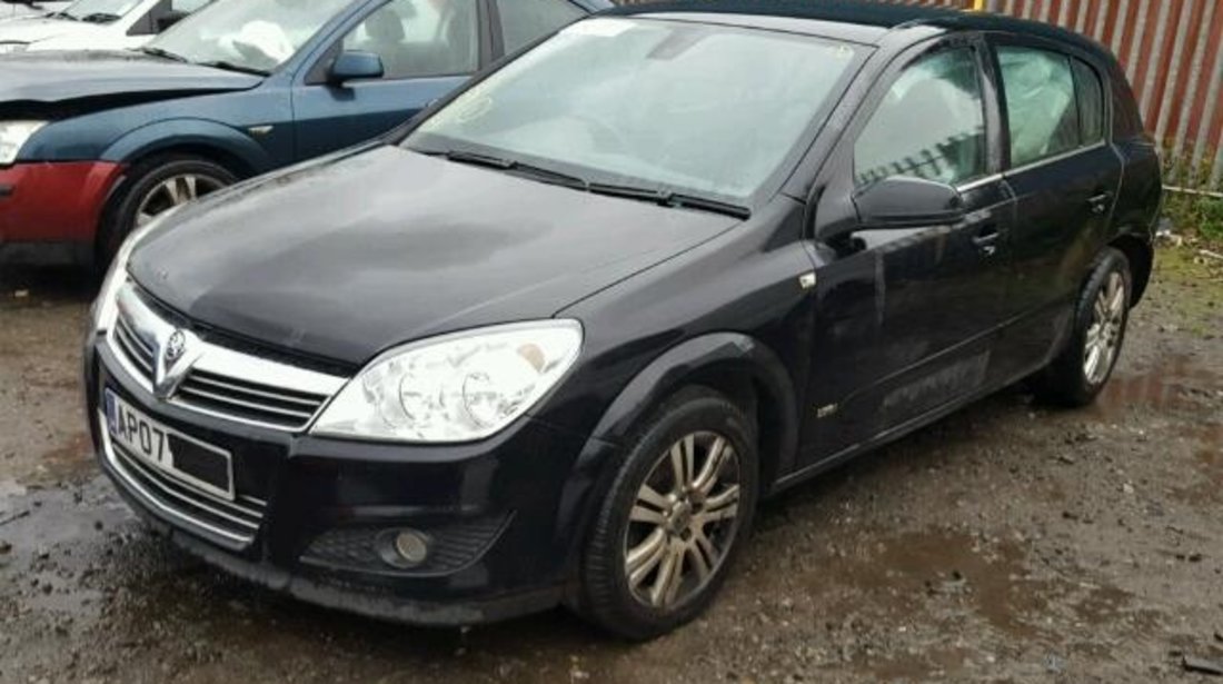 Dezmembrez Opel Astra HB 2007 1.7cdti