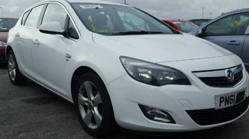 Dezmembrez Opel Astra J 1.6b