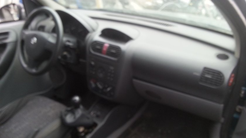 Dezmembrez Opel Corsa C,an fab 2001, 1.0i