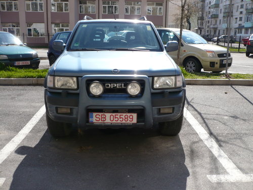 Dezmembrez Opel Frontera B 1999 2003 2200 Benzina