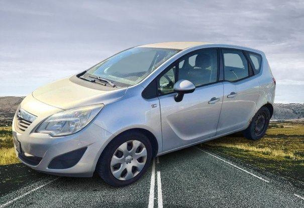 Dezmembrez Opel Meriva B 1.3 cdti Z176 volan stanga